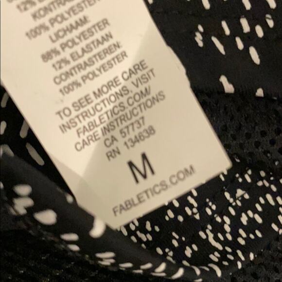 New! Fabletics Vanessa top athletic workout top - Picture 14 of 14